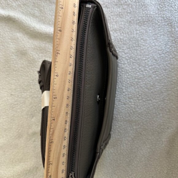 Vince Camuto “Dila” Crossbody – Matte Pebbled Leather (Moonstone/Grey) BNWT - Picture 6 of 11